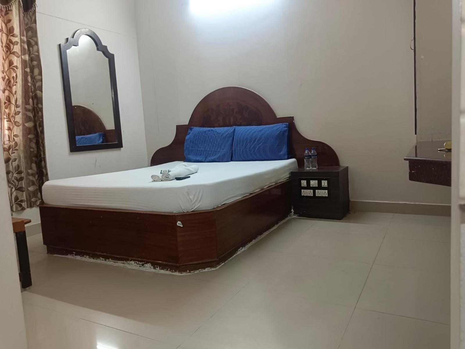 Sree Balaji Hotel - Lodge Kanyakumari Buitenkant foto